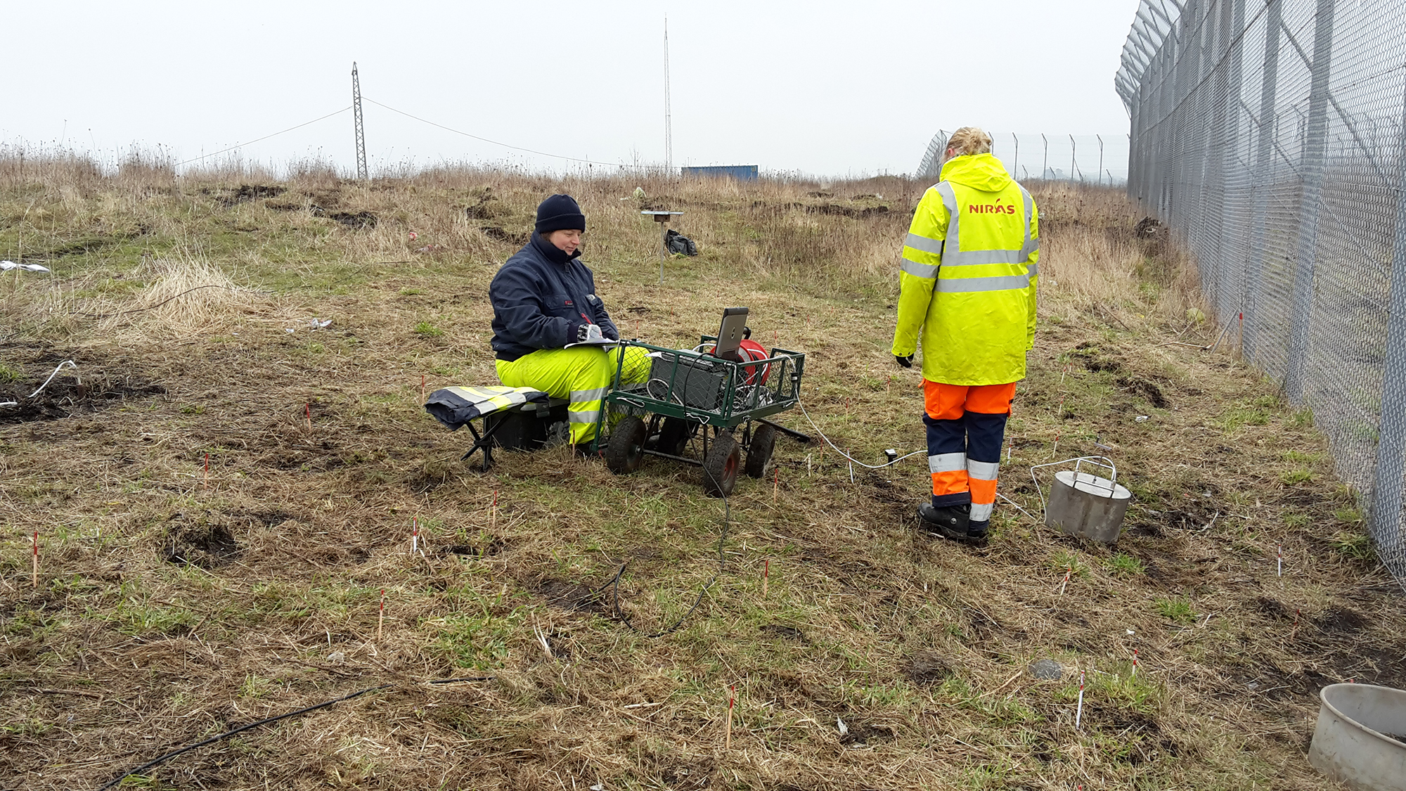 Drone And Landfill Lotte Fjelsted LFJ And Engineer Trainee Katrine Led KLE NS 07147 Mindre